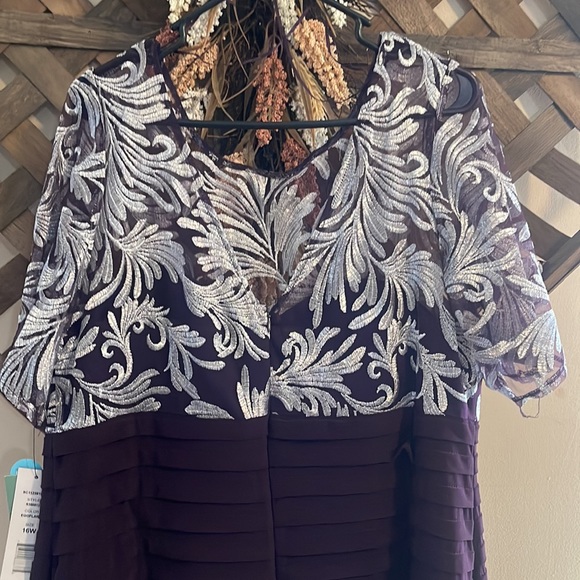 BNWT Scarlett Purple/Silver Stunning Dress Size 16W - Picture 6 of 6